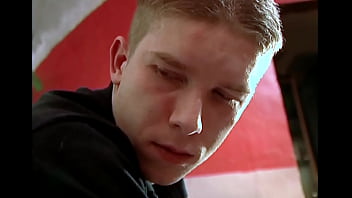 Preview 1 of Nephael Soumise - Yellow shower threesome with german twinks