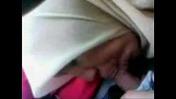 Preview 2 of Khoon Nikti Choot - Indian Girl Blowjob In the Car