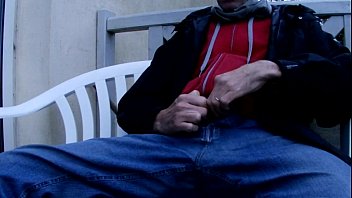 Preview 1 of Nokar Malkin Puran - Wank And Cum On A Park Bench