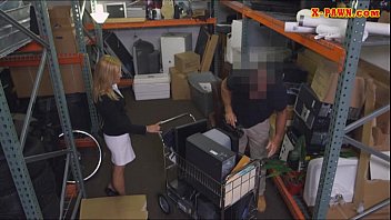 Preview 2 of Kk Sma Adeg Mesum - Sexy blonde milf gets her pussy pounded by pawnkeeper