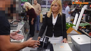 Preview 1 of Kk Sma Adeg Mesum - Sexy blonde milf gets her pussy pounded by pawnkeeper