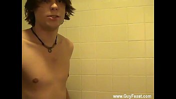 Preview 1 of Babghale Xxxcomm - Amazing gay scene He lathers up and scrubs his smooth,  toned bod