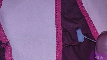 Preview 4 of Desi Girls Peeing - Corrida r&aacute_pida sobre la tanga nueva reci&eacute_n usada de mi novia