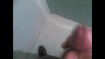 Preview 4 of Damn August - momento de placer en el ba&ntilde_o
