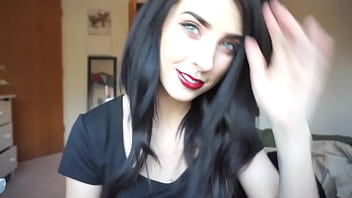 Preview 1 of Crame Fuck - Classic Red Lip