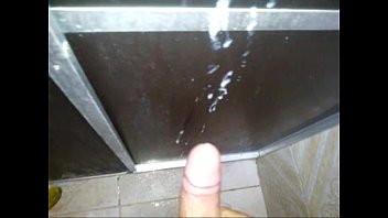 Preview 4 of Milking Busty Mature Mom - Gozando muito na punheta.