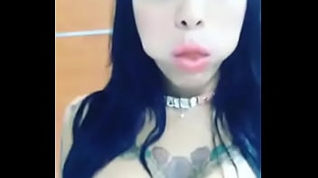 Preview 3 of Karen Leigh - KIM KAOZ COMIENDO UNA SALCHICHA&hearts_