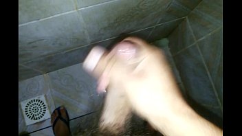 Preview 2 of Tienn Pies - Punheta de leve