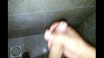 Preview 1 of Tienn Pies - Punheta de leve
