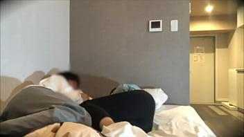 Preview 1 of Nikki Smith And Scarlet Lavey - バイト先の先輩と激しく突き合ってる最中に電話がかかってきて焦る変態彼女
