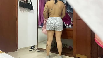 Preview 4 of Puplic Ajent - La seducci&oacute_n de Irina en su habitaci&oacute_n