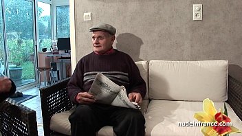Preview 1 of Budak Us - FFM Two french brunette sharing an old man cock of Papy Voyeur