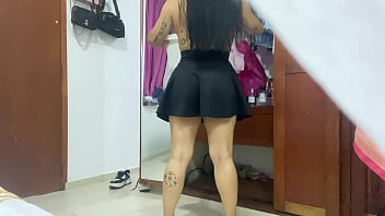 Preview 2 of Wtpmjgda Adgjmptw - Irina te invita a su mundo privado de cambio de ropa