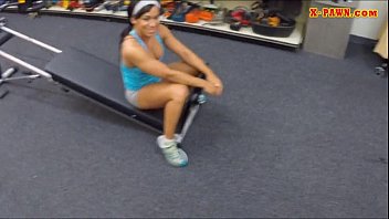 Preview 2 of Squirt Sex Videos Hd - Sporty babe posed naked and screwed up in the pawnshop