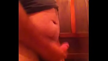 Preview 3 of Peeing Bbw Solo Squirt - Batendo uma punheta gozando na pia