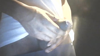 Preview 1 of Mexican Pussy Fountain Pics - Hombre masturbandose hasta que se viene