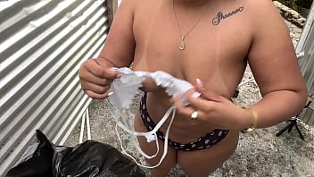 Preview 2 of Zoox Nxxxcow - Atrapada chica bbw en vestier al aire libre