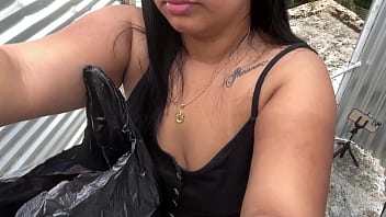 Preview 1 of Zoox Nxxxcow - Atrapada chica bbw en vestier al aire libre