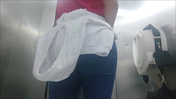 Preview 2 of Jalan Orgasme - COMPILACION DE CULONAS EN BA&Ntilde_O PUBLICO (ENFERMERAS Y PACIENTES) BBW CULONAS