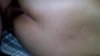 Preview 2 of Emma Ink Fartslave - branquinha bunduda se exibindo dando o cusinho de ladinho.