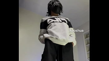 Preview 3 of Sexfullvideo - Lindo jovencito femboy con ropa apretada y bonita