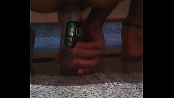 Preview 4 of Nabr Syehd Gau - gay sentando na garrafa