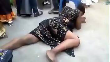 Preview 1 of Kuuk Kizlarin Sikii - african woman doing some sexual dances