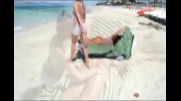 Preview 1 of 12yarsh Nxxx - Big ass shaking at the beach