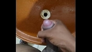 Preview 1 of Full Gags - EXCITADO NO BANHEIRO