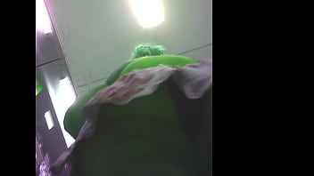 Preview 2 of Debor Vabisex Videos - Por baixo da saia - Rabuda