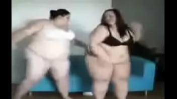 Preview 3 of Max E Gatos - Gorda le gana a Shakira Bailando