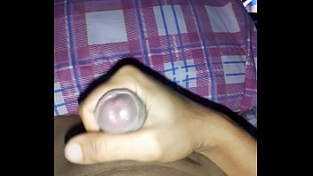 Preview 2 of Sarah Haeussler April - Mi primera sacada de leche