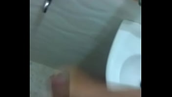 Preview 2 of New Rok Mom And Son - Gay b&igrave_nh t&acirc_n số lọ trong tolet