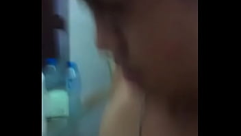 Preview 4 of New Rok Mom And Son - Gay b&igrave_nh t&acirc_n số lọ trong tolet