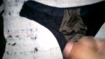 Preview 1 of Jibin - punheta pra cunhada. Gozando na calcinha dela