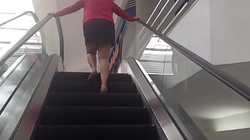 Preview 4 of Zorwer Ka - Culote en escaleras el&eacute_ctricas