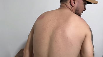 Preview 1 of Meagan Thompson - Me masturbo viendo porno y la puta de mi madrastra se da cuenta y me la termino follando.
