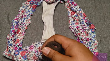 Preview 3 of Dehati Bhabhi Chudai Video - Me volv&iacute_ a masturbar y correr sobre el cachetero de flores usado de mi novia