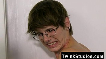 Preview 1 of Mom Likes Com - Gay jocks Timo Garrett is hogging the bathroom with great