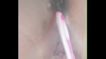 Preview 1 of Th Girl - Cepillo en el ano que rico
