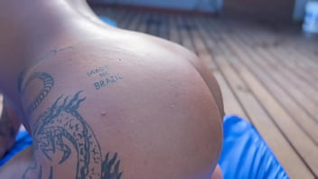 Preview 2 of Yuno Tube - Festa na piscina com a Casada e sua amiga de 18 anos