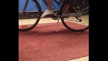 Preview 2 of Cojer De Acaba Chamulita - me and my bike