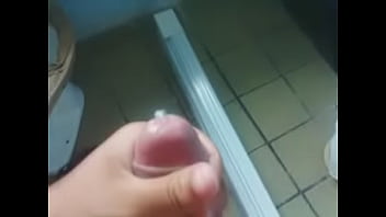 Preview 4 of Sex In Bathroom Jepang - Novinho cabulozo gozando de manh&atilde_(v&iacute_deo feito a alguns meses atr&aacute_s)