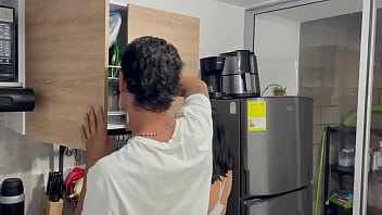 Preview 1 of Xnxx Pkstni - Mi peque&ntilde_a hermanastra me pide que la folle por primera vez en la cocina y me le venga adentro. H.L.
