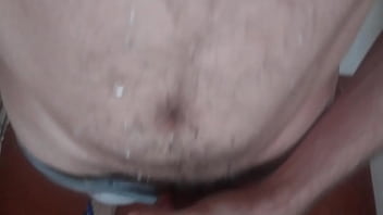 Preview 4 of Morena Na Cozinha - Novinho s&oacute_ na Punheta com uma super gozada 2