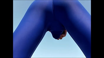 Preview 1 of Dexi Xxxcom - I cum without taking off my spandex after getting horny exercising in leggings