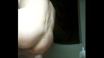 Preview 3 of Old Woman Badmasti - solo ass play 2