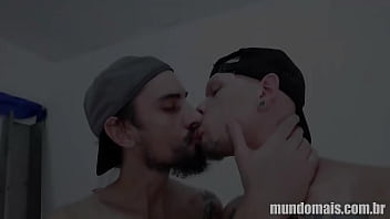 Preview 4 of Milf Anal Cum - Os caras da Rua Seis e seus paus enormes v&atilde_o transar num galp&atilde_o abandonado!
