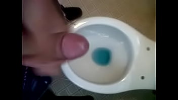 Preview 4 of Brazzers Wivess - en el ba&ntilde_o.3GP