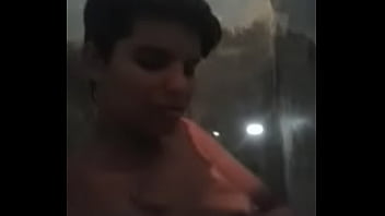 Preview 1 of Lesbian Lis - Cleydiane se Masturbando no Banheiro part 2